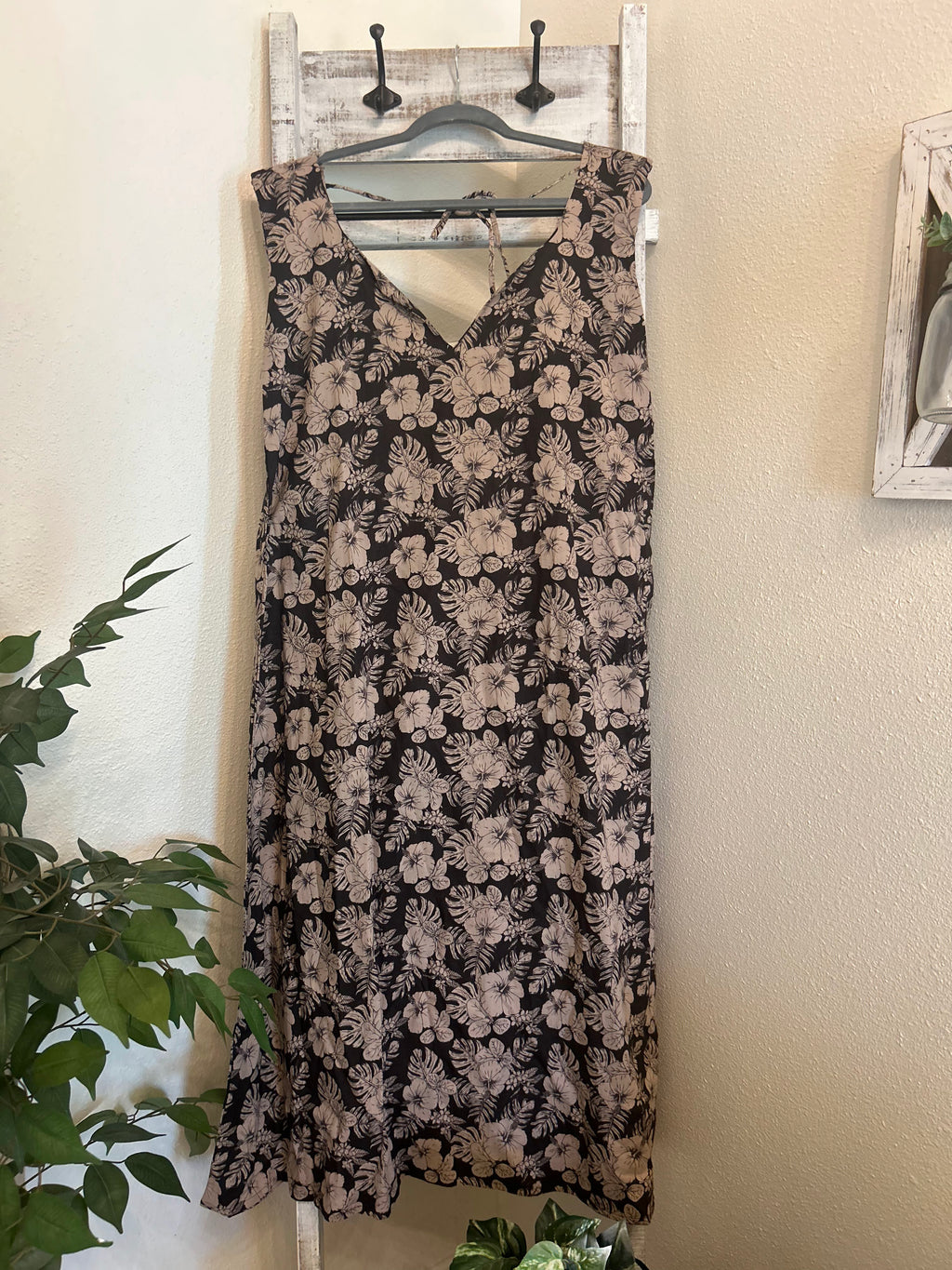 Black Hibiscus Screen Printed Cotton Midi Dress – Hope Chest Boutique