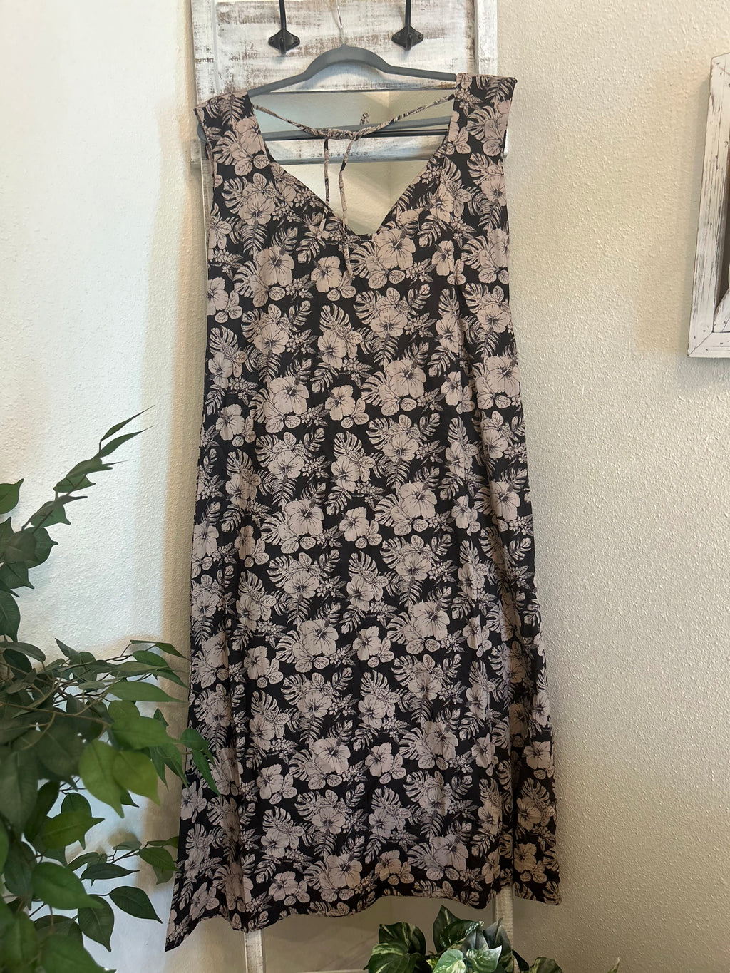 Hibiscus Short Sleeve Dress